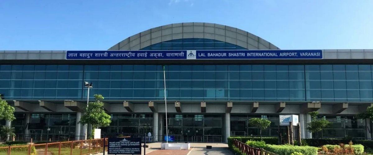 বিমানবন্দরে যাত্রীর পিস্তল থেকে গুলি, আহত ২ নিরাপত্তাকর্মী