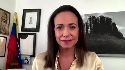 দ্রুত ভেনেজুয়েলা ফেরার ঘোষণা মাচাদোর