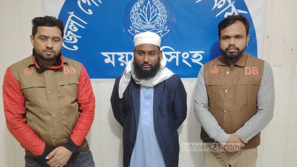 দিপু দাস হত্যা: লাশ পোড়ানোর ঘটনায় ‍‍`নেতৃত্ব‍‍` দেওয়া যুবক গ্রেফতার