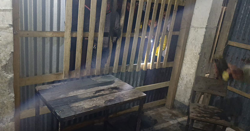 পটুয়াখালীর দুমকিতে এক‌টি ভোটকেন্দ্রে অগ্নিসংযোগ