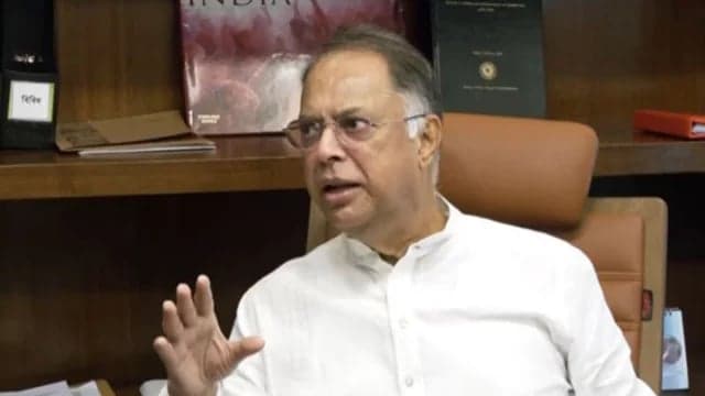 তেলের সরবরাহ স্বাভাবিক আছে, সংকট সৃষ্টি করছে মজুতদাররা: জ্বালানিমন্ত্রী