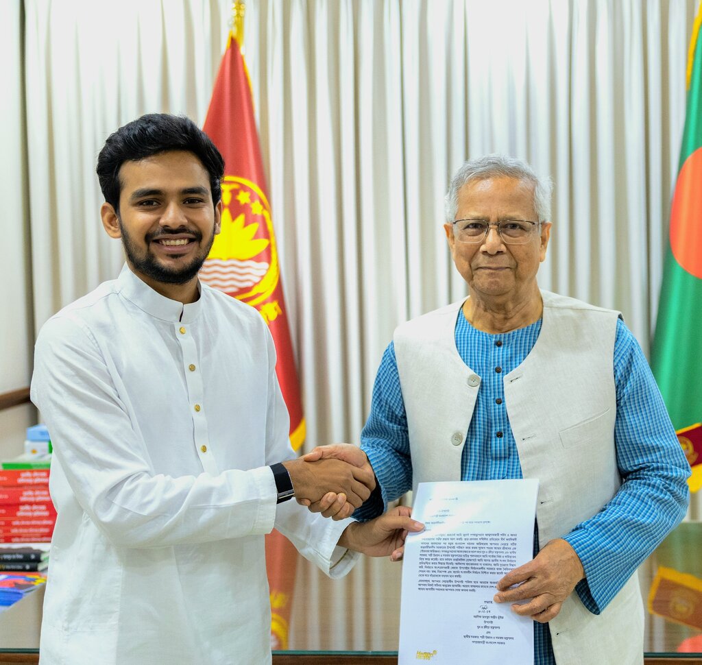 ঢাকা–১০ থেকে স্বতন্ত্র প্রার্থী হিসেবে লড়বেন আসিফ মাহমুদ