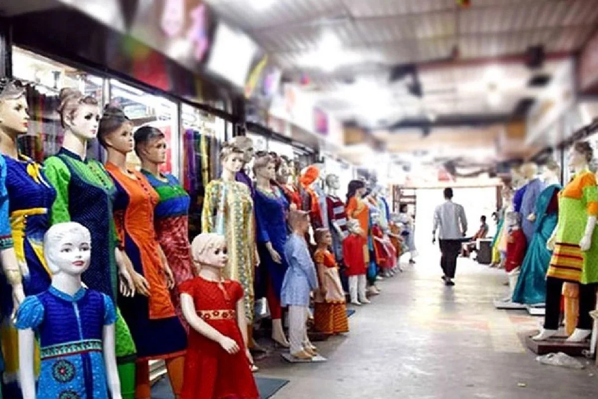 ঈদ উপলক্ষে শপিংমল-দোকানপাট খোলা রাখার নতুন সময় নির্ধারণ