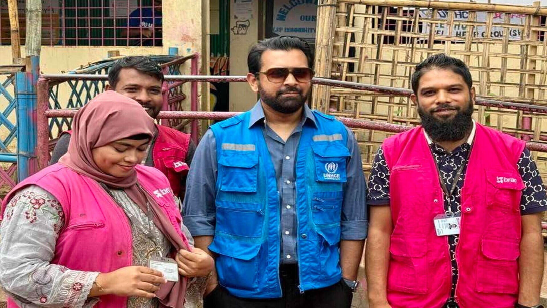 রোহিঙ্গা ক্যাম্প পরিদর্শনে তাহসান খান
