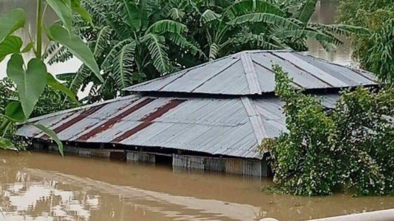 কক্সবাজারে বন্যা পরিস্থিতির উন্নতি নেই, পানিবন্দি ৩ লাখের বেশি মানুষ