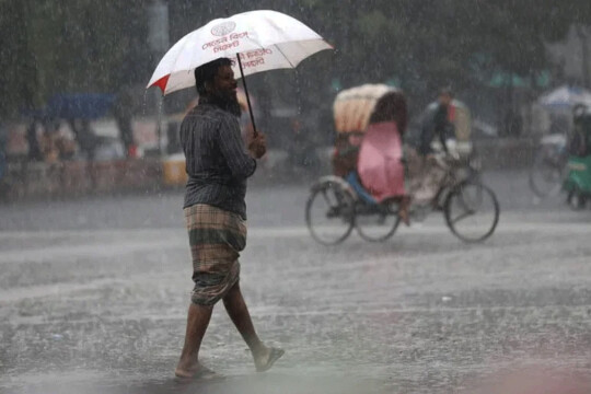 মঙ্গলবার কমতে পারে বৃষ্টি