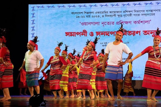 বর্ণিল নৃত্য ছন্দে ওয়ানগালায় মেতেছিল শিল্পকলা