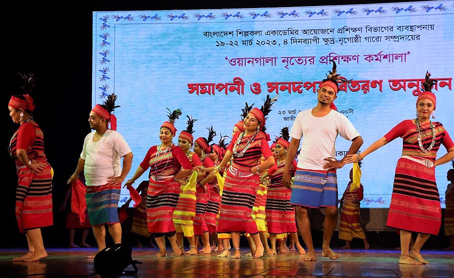 বর্ণিল নৃত্য ছন্দে ওয়ানগালায় মেতেছিল শিল্পকলা