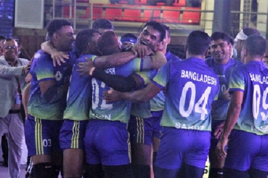 থাইল্যান্ডকে হারিয়ে তৃতীয়বারের মতো ফাইনালে বাংলাদেশ