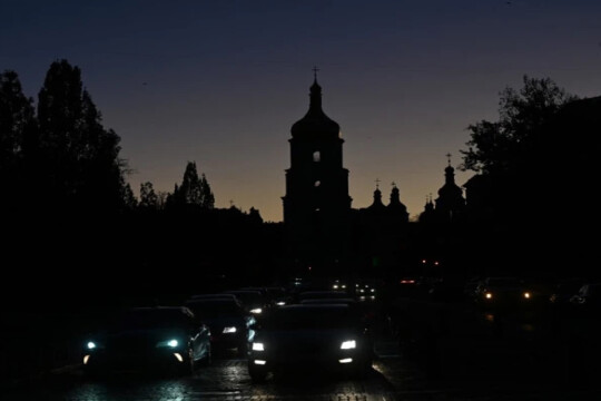 বিদ্যুৎ চাহিদা মেটাতে হিমশিম খাচ্ছে ইউক্রেন