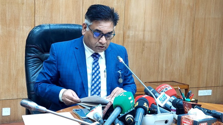 ব্যাংক ব্যবস্থা থেকে ৯০৬ কোটি টাকা ঋণ টার্গেট