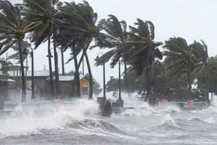 ১৯ জেলায় তীব্র ঝড়ের পূর্বাভাস, নদীবন্দরে ১ নম্বর সতর্ক সংকেত