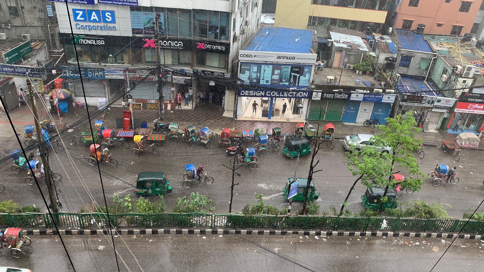 রাজধানীতে অবশেষে স্বস্তির বৃষ্টি