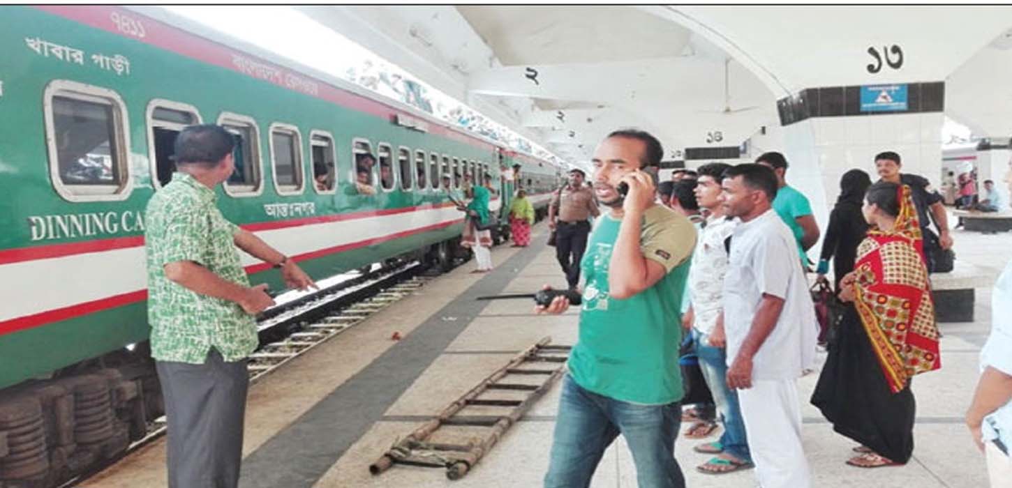 ‘সামরিক শাসকরাও প্রতিরক্ষা বাহিনীর উন্নয়ন করেনি’