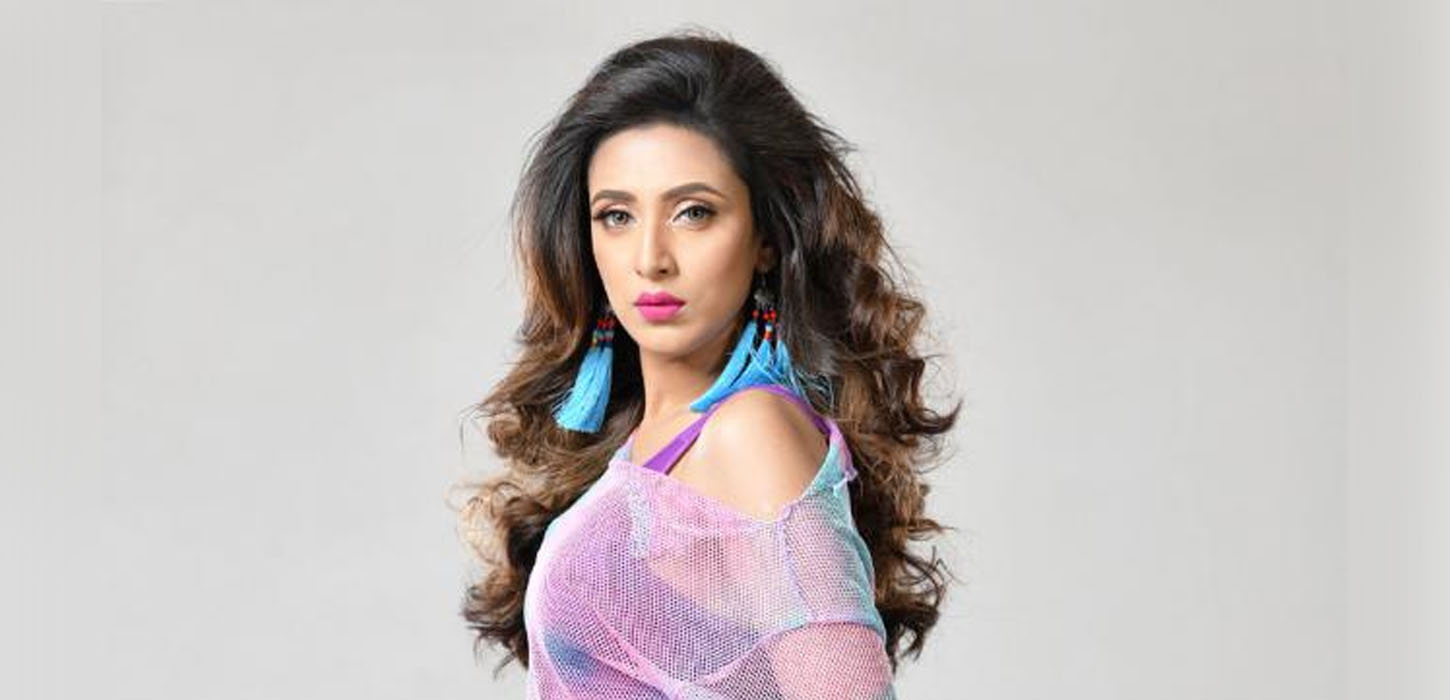 স্বামী করোনায় আক্রান্ত, হানিমুনে যাচ্ছেন না মিম