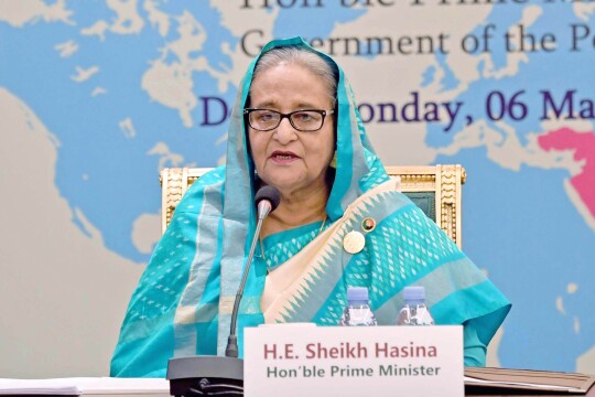 নতুন বাজার খুঁজতে অর্থনৈতিক কূটনীতি জোরদারে তৎপর হোন