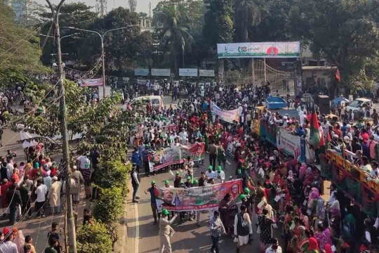 আওয়ামী লীগের ‘বিজয় শোভাযাত্রা’য় জনঢল