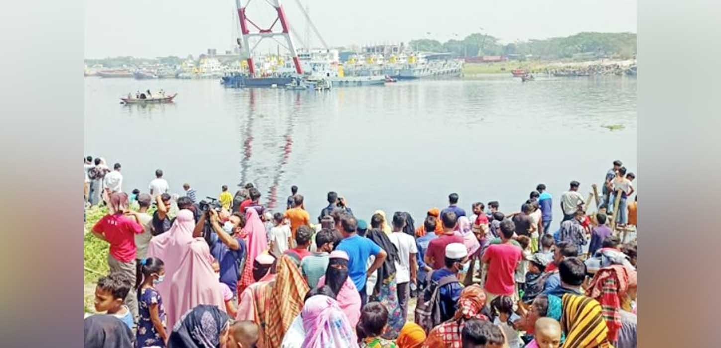 শীতলক্ষ্যা নদীতে যাত্রীসহ লঞ্চডুবি, নিখোঁজ অনেকে