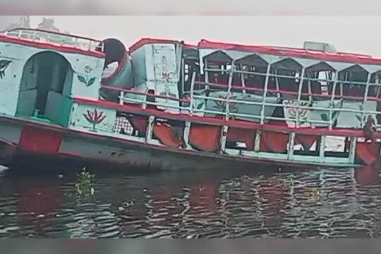 শীতলক্ষ্যায় লঞ্চডুবির ঘটনায় দুই মামলা দায়ের