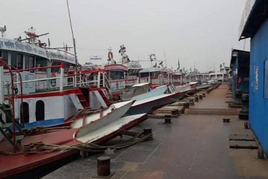 সন্ধ্যা ৭টা থেকে বাংলাবাজার-শিমুলিয়ায় লঞ্চ বন্ধ