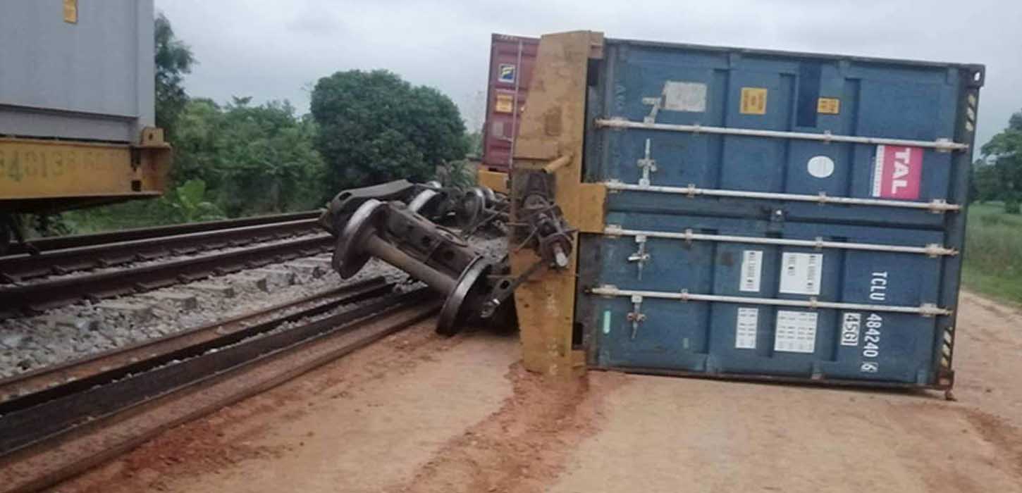 ঢাকা-চট্টগ্রাম ও নোয়াখালী রুটে ট্রেন চলাচল বন্ধ