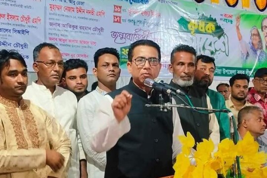 ‘শেখ হাসিনা আছেন বলেই বাংলাদেশে ব্যাংক বন্ধ হয় না’