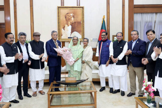 আওয়ামী লীগের রাষ্ট্রপতি পদপ্রার্থীকে শেখ হাসিনার ফুলেল শুভেচ্ছা