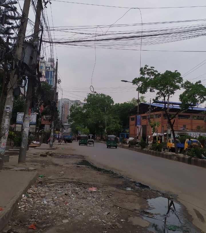 ঈদের ছুটির সাথে মেঘলা আবহাওয়া: ঢাকা পুরোই ফাঁকা