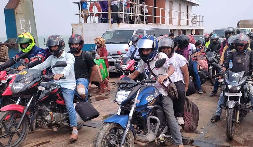 এবার নৌযানেও মোটরসাইকেল পরিবহনে নিষেধাজ্ঞা