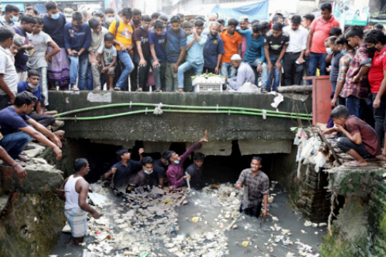 চট্টগ্রামে খাল-নালায় নির্মাণ করা হবে সুরক্ষা দেয়াল