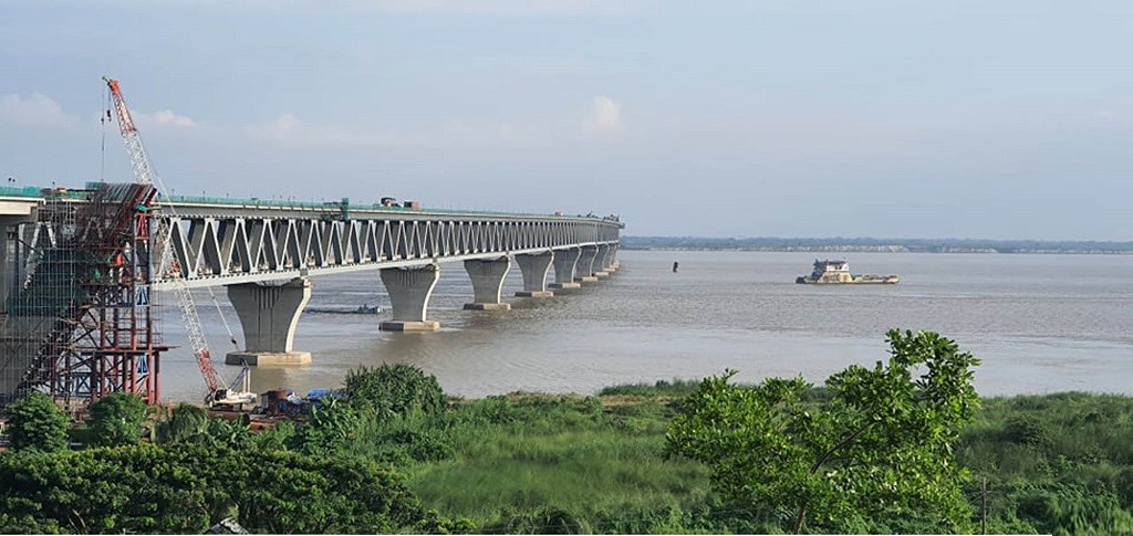 পদ্মা সেতুর পিলারে আবারও ফেরির ধাক্কা