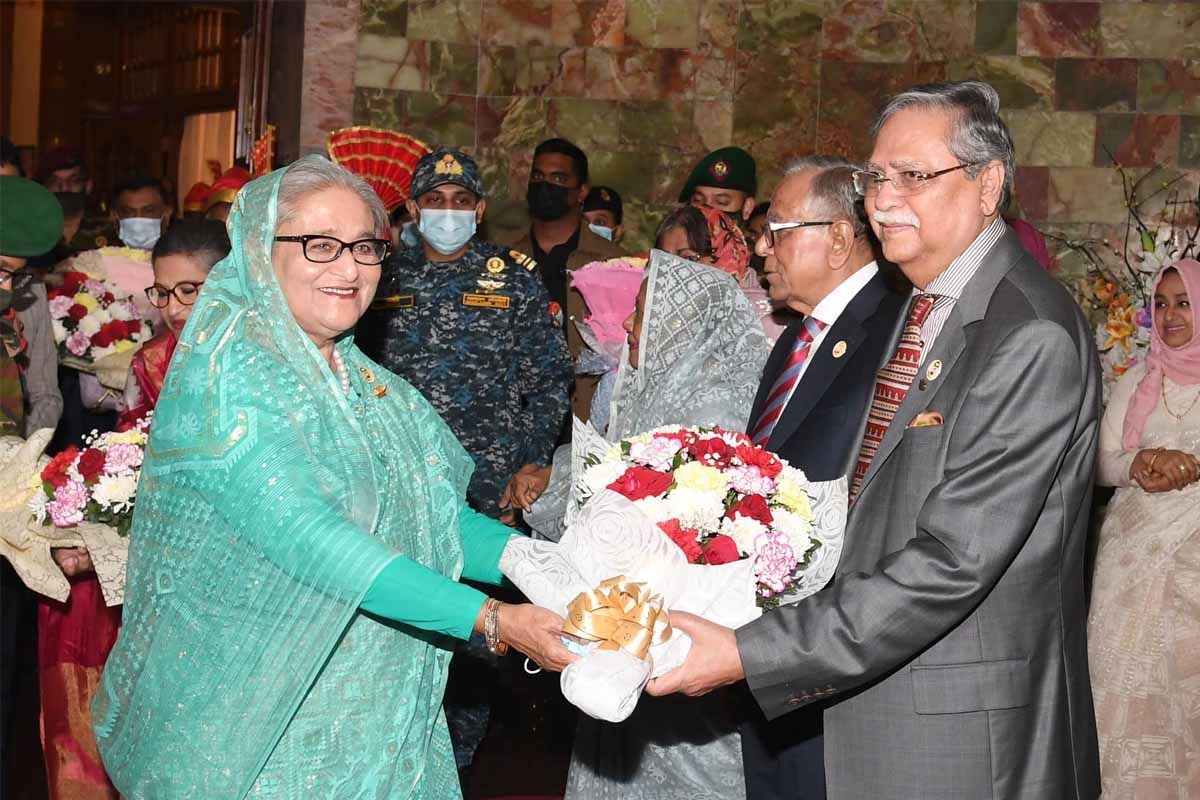 বঙ্গভবনে নবনির্বাচিত রাষ্ট্রপতি সাহাবুদ্দিন