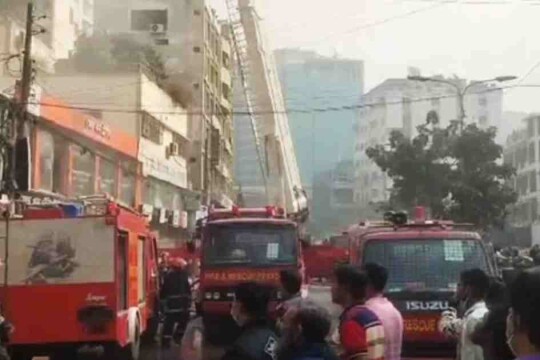 গ্রীনরোডের আগুন নিয়ন্ত্রণে