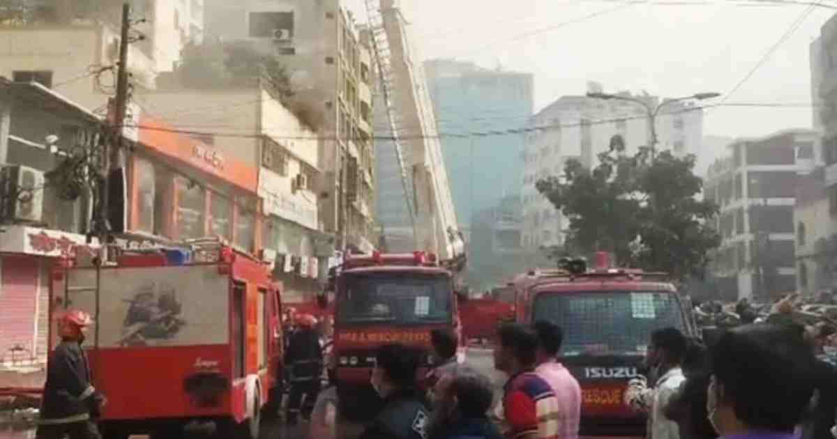 গ্রীনরোডের আগুন নিয়ন্ত্রণে