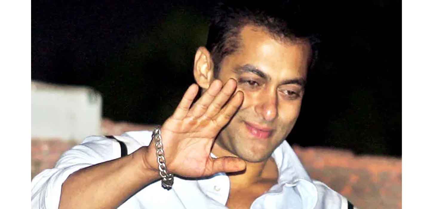 ব্রেসলেট পরার ‘রহস্য’ ফাঁস করলেন সালমান খান