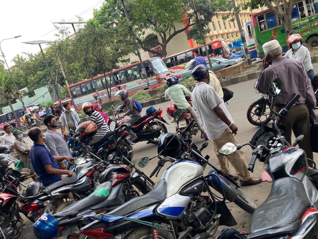 যে কারণে রাইড শেয়ারিং অ্যাপ ব্যবহারে অনীহা বাইকারদের