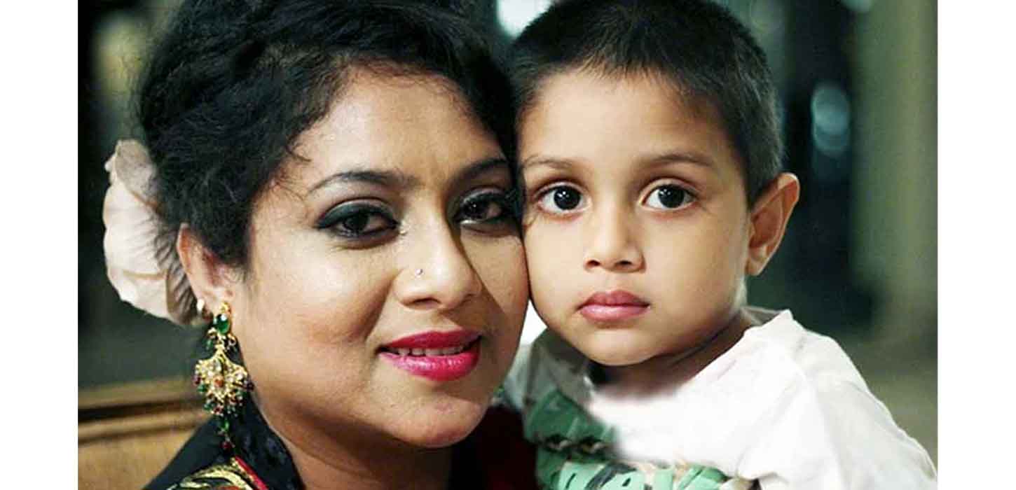 ছেলেকে দেখতে অসুস্থতা নিয়েই হাসপাতাল ছাড়লেন শাবনূর