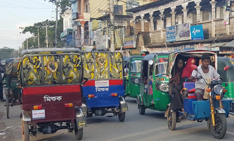 সারাদেশ থেকে অবৈধ তিন চাকার গাড়ি অপসারণের নির্দেশ