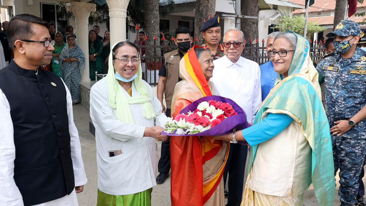 রাষ্ট্রপ্রধানের বাড়িতে সরকারপ্রধান, যেসব খাবার খেলেন শেখ হাসিনা