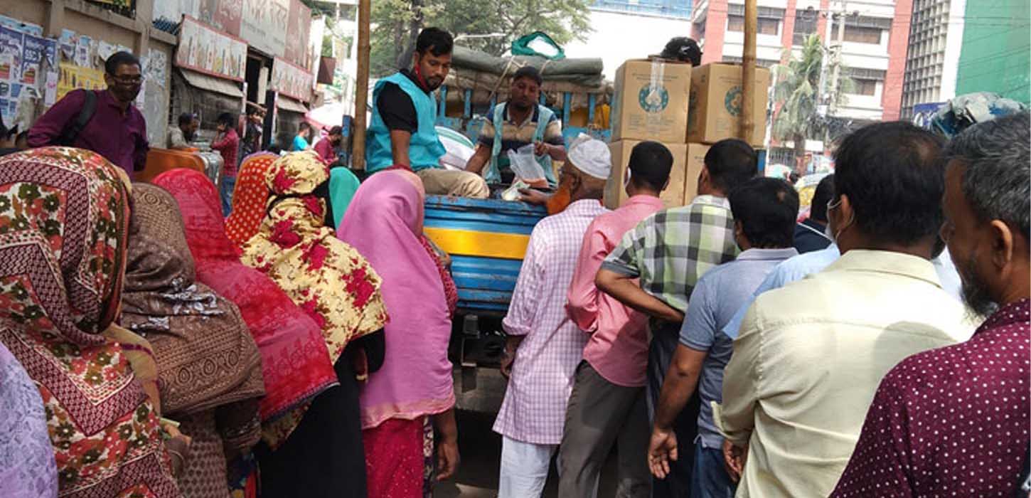 আর ট্রাকে নয়, এখন থেকে দোকানে পণ্য বিক্রি করবে টিসিবি