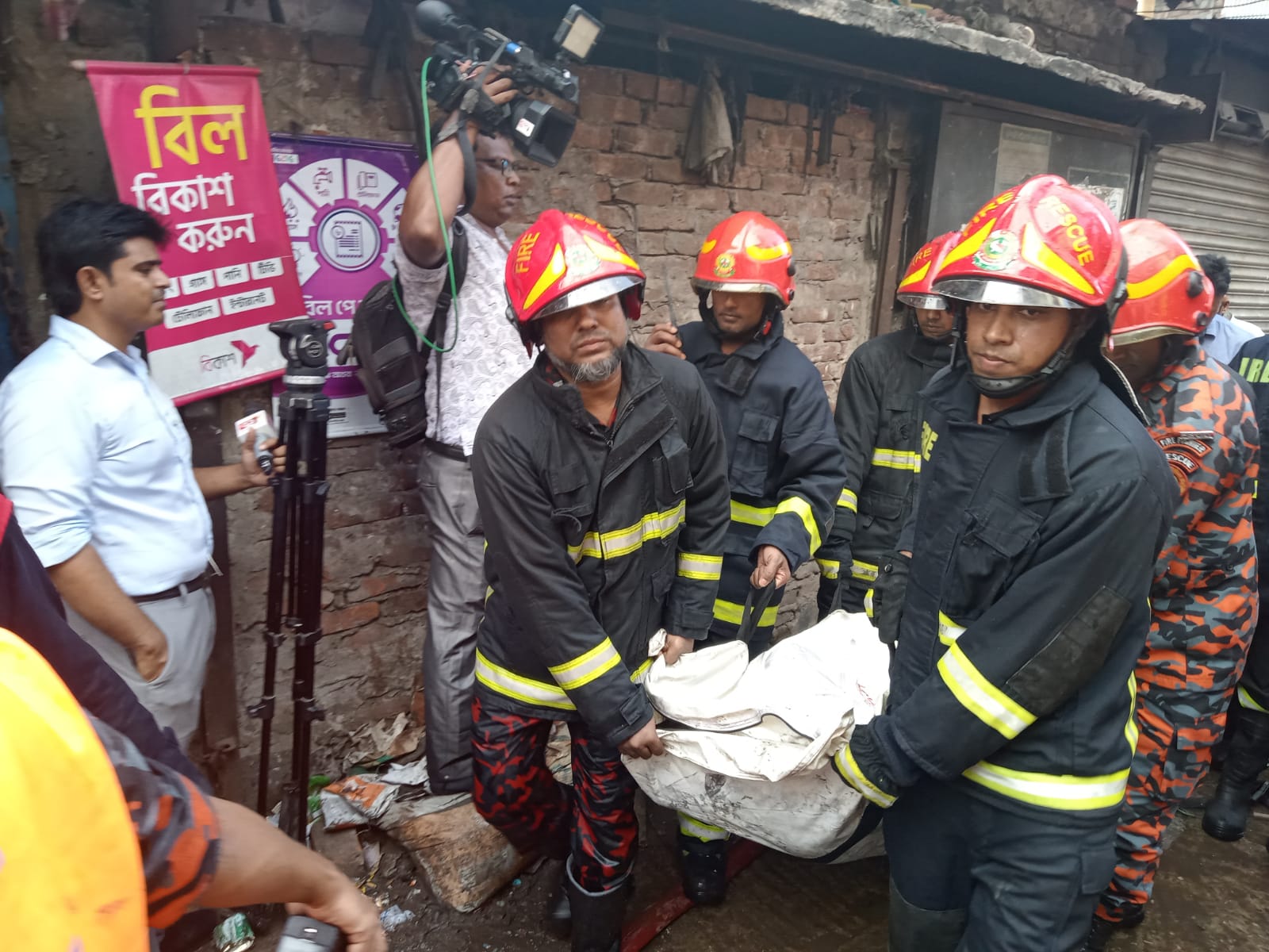 চকবাজার অগ্নিকাণ্ডে নিহতের পরিবার পাবে ২ লাখ টাকা