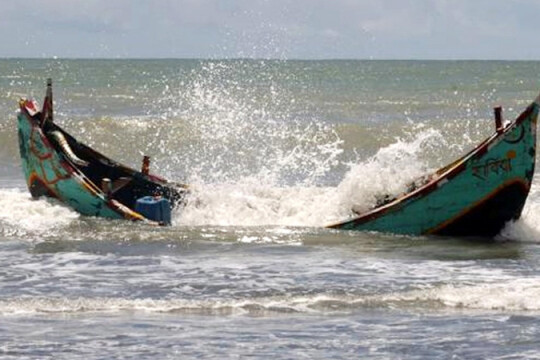 ট্রলারডুবি: এ পর্যন্ত ২২ লাশ উদ্ধার, ৭ জনের বিরুদ্ধে মামলা