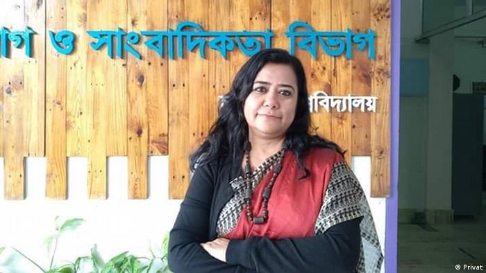 ‘বিবাহিত ছাত্রীদের সীট বাতিল সভ্য নিয়ম নয়’