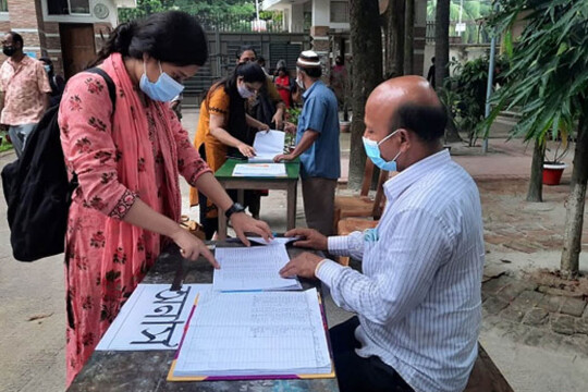 ঢাকা বিশ্ববিদ্যালয়ে সশরীরে ক্লাস-পরীক্ষা শুরু