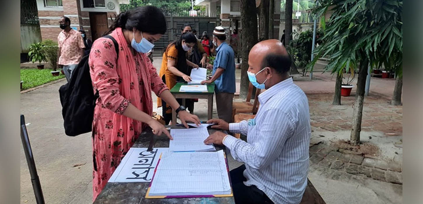 ঢাকা বিশ্ববিদ্যালয়ে সশরীরে ক্লাস-পরীক্ষা শুরু