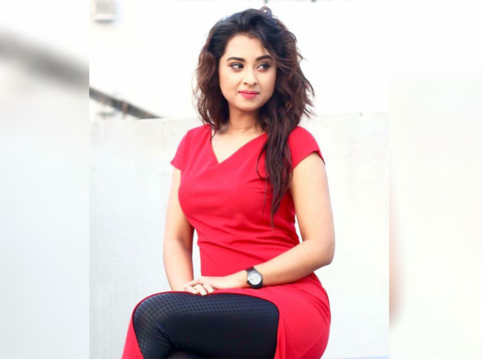 কিছুদিন পর পর আমাকে নিয়ে নিউজে খোঁচান কেনো? শাকিবের উদ্দেশে বুবলী