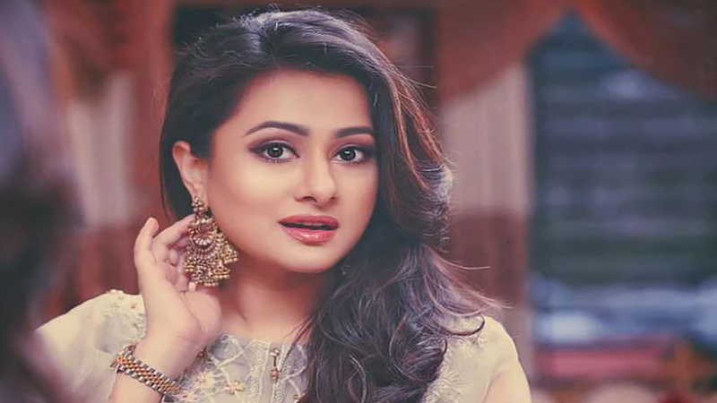 দ্বিতীয় বিয়ে করেছেন চিত্রনায়িকা পূর্ণিমা
