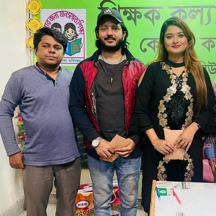 শুটিং থেকে ফেরার পথে পরিচালকের পালানোর অভিযোগ নায়িকার