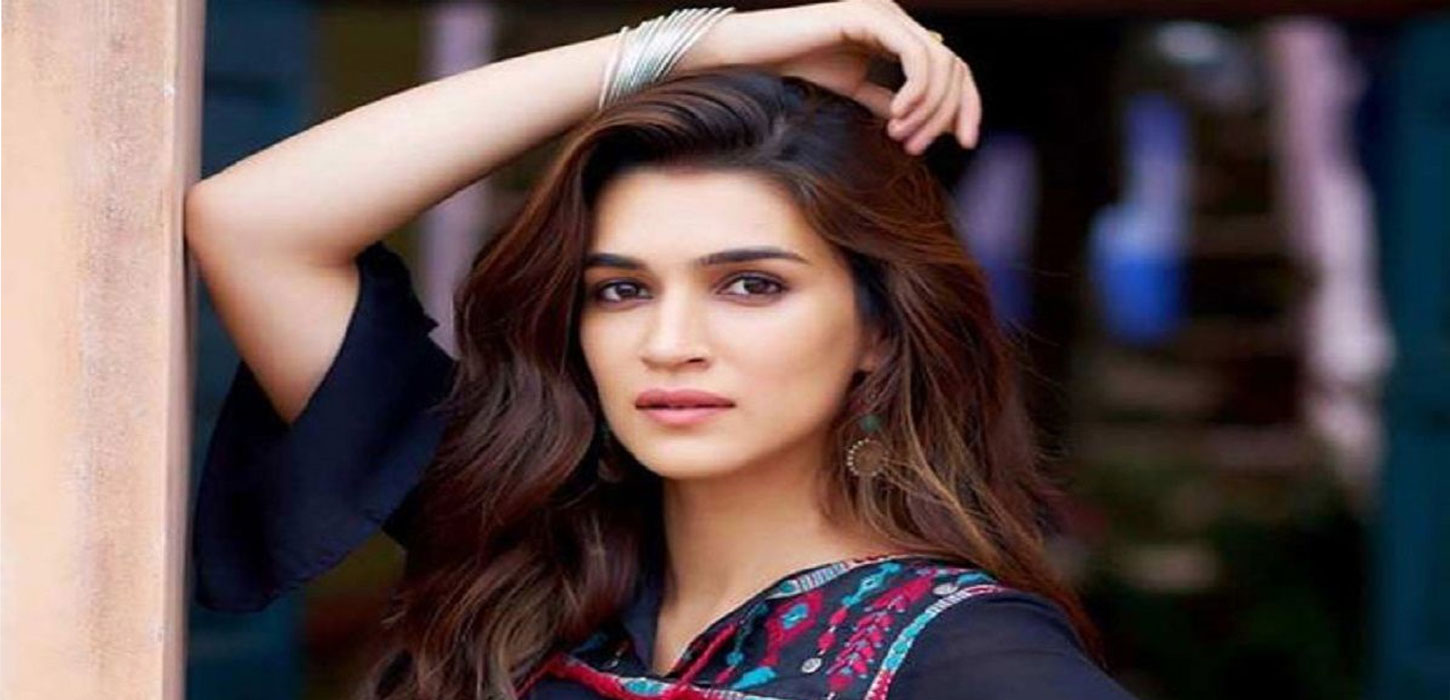 নিজেকে সামলে চলি, আবেগের মুখোমুখি হই: কৃতি