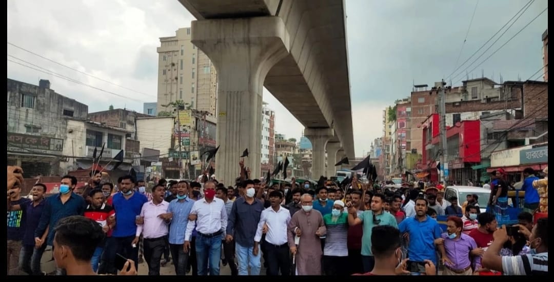 রাজধানীতে রিজভীর নেতৃত্বে বিএনপির ঝটিকা মিছিল